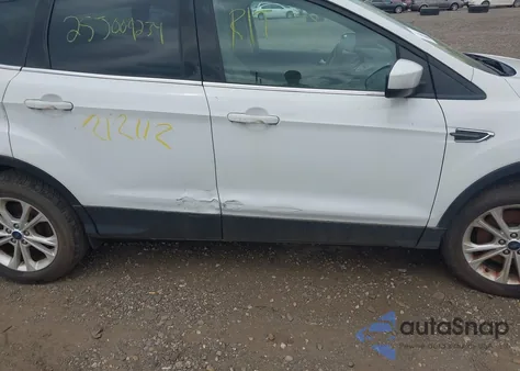 2018 Ford Escape Se из США, поврежденный, VIN 1FMCU9GD1JUA17586